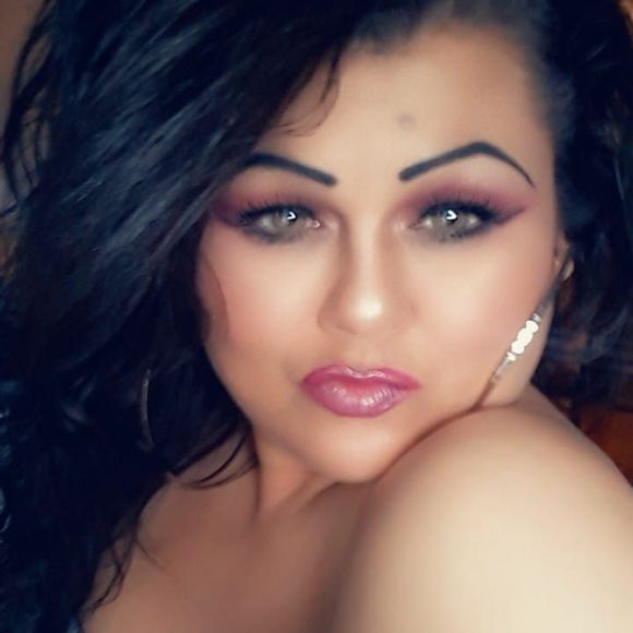 Meet your Posher, Christy - Picture 1 of 1